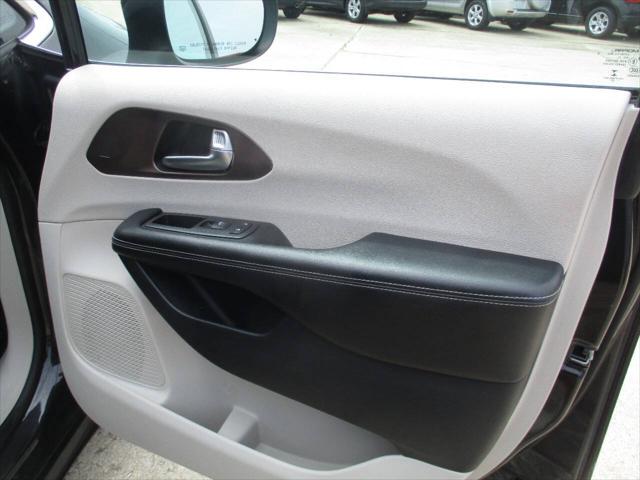 2020 Chrysler Voyager LXI