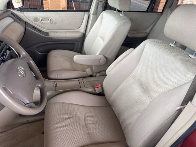 2005 Toyota Highlander Base Fwd 4dr SUV V6 w/ 3rd Row