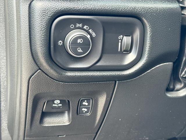 2022 Ram 1500 Big Horn Crew Cab 4x4 5'7" Box