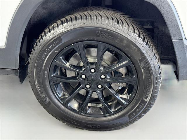 2023 Jeep Cherokee Altitude Lux 4x4