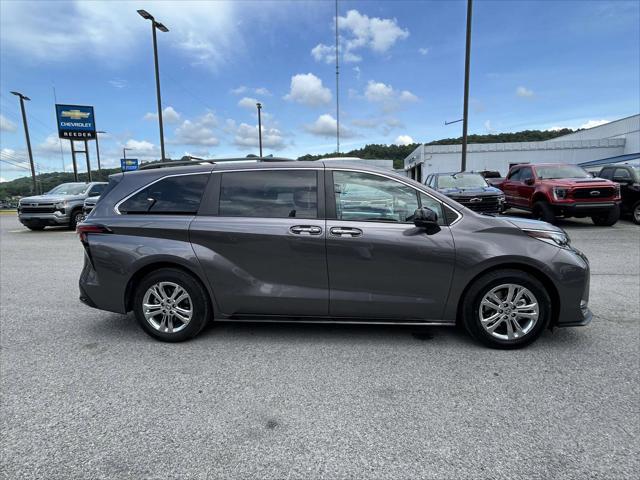 2022 Toyota Sienna XSE