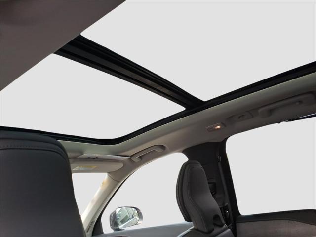 2023 Volvo XC90 Recharge T8 Ultimate Bright Theme 7-Seater