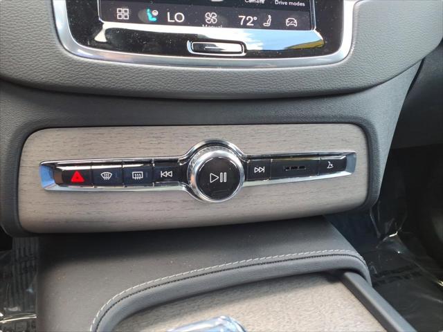 2023 Volvo XC90 Recharge T8 Ultimate Bright Theme 7-Seater