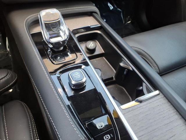2023 Volvo XC90 Recharge T8 Ultimate Bright Theme 7-Seater