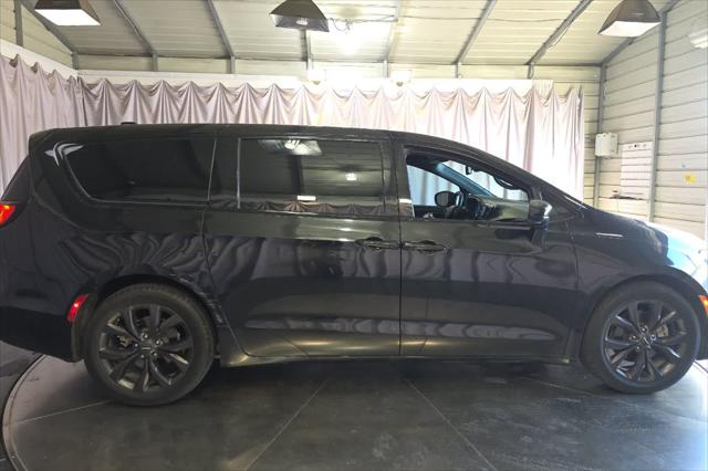 2020 Chrysler Pacifica Touring