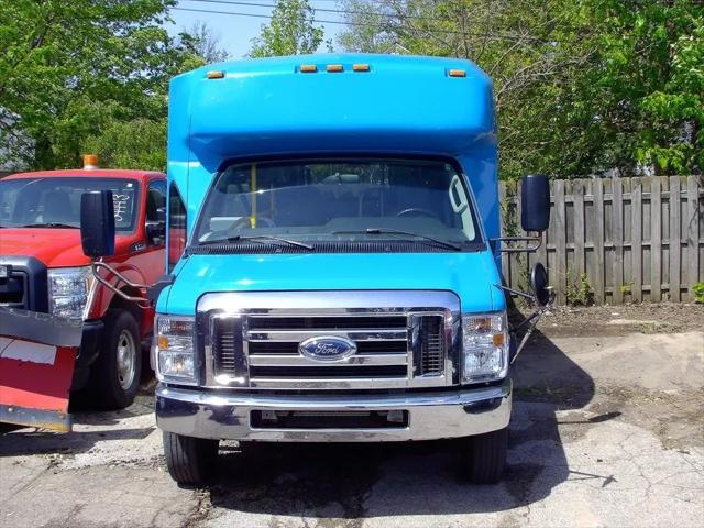 2015 Ford E-450 Cutaway E450 SD 18 PASS BUS