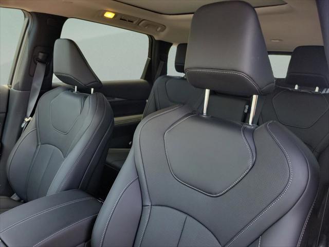 2027 INFINITI QX60 LUXE