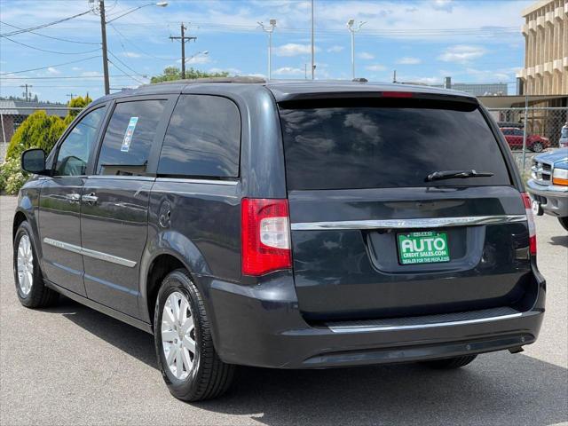 2014 Chrysler Town & Country Touring