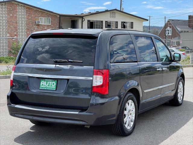 2014 Chrysler Town & Country Touring