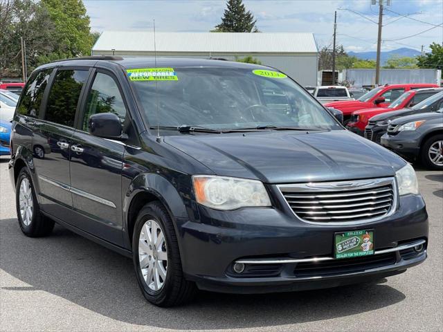 2014 Chrysler Town & Country Touring