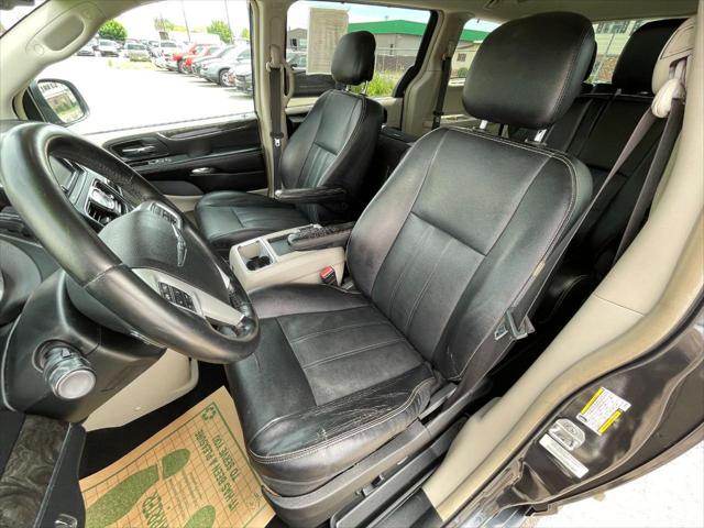 2014 Chrysler Town & Country Touring
