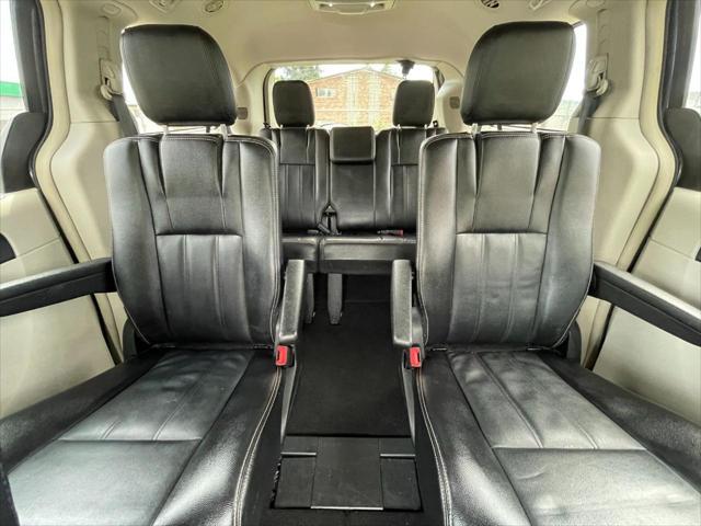 2014 Chrysler Town & Country Touring