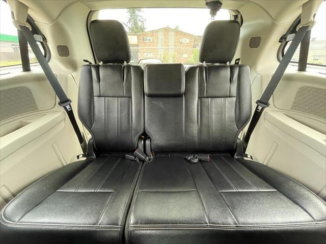 2014 Chrysler Town & Country Touring