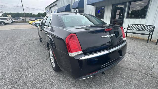 2017 Chrysler 300 Limited