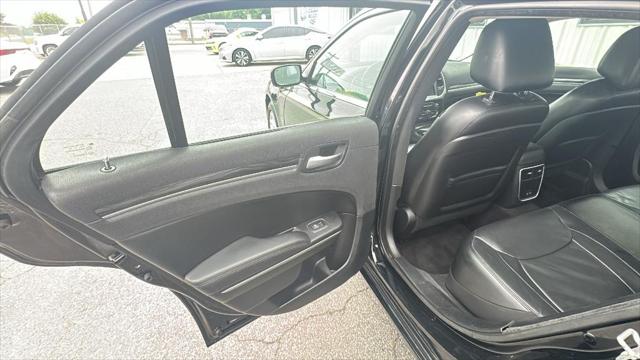 2017 Chrysler 300 Limited