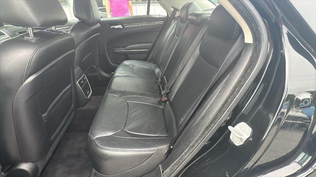 2017 Chrysler 300 Limited