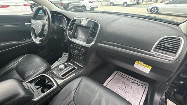 2017 Chrysler 300 Limited