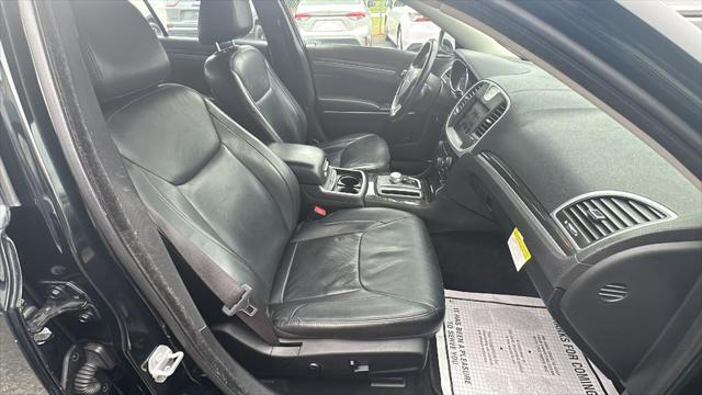 2017 Chrysler 300 Limited