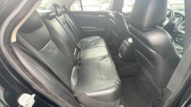 2017 Chrysler 300 Limited
