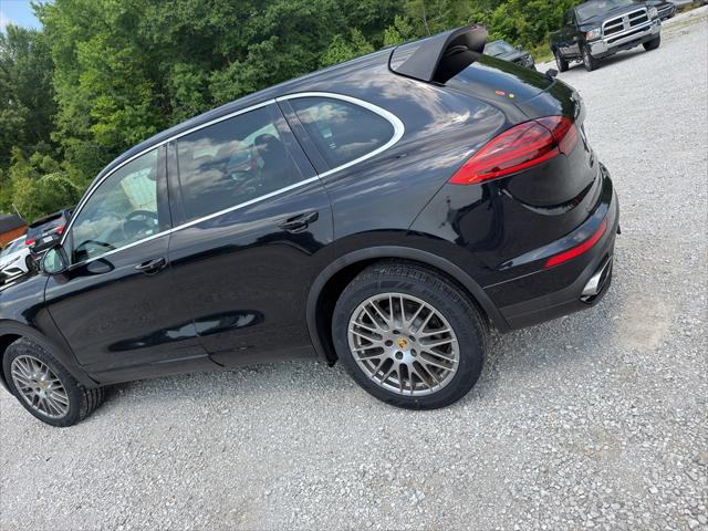 2016 Porsche Cayenne Base