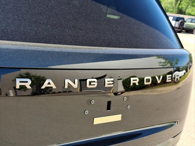 2026 Land Rover Range Rover P530 SE 7 Seat