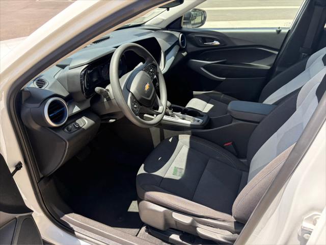 2025 Chevrolet Trax FWD LS