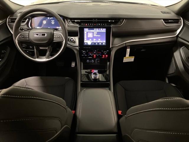 2026 Jeep Grand Cherokee GRAND CHEROKEE LAREDO X 4X4