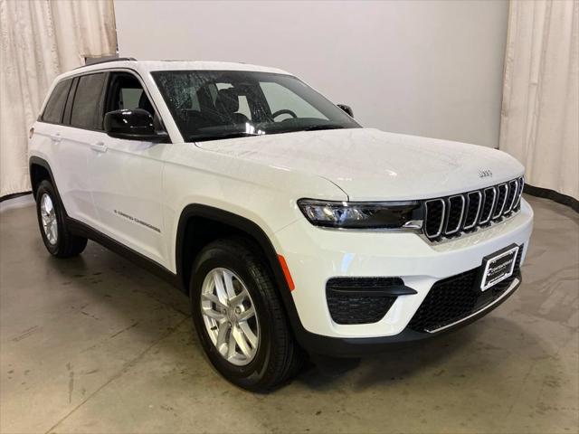 2026 Jeep Grand Cherokee GRAND CHEROKEE LAREDO X 4X4