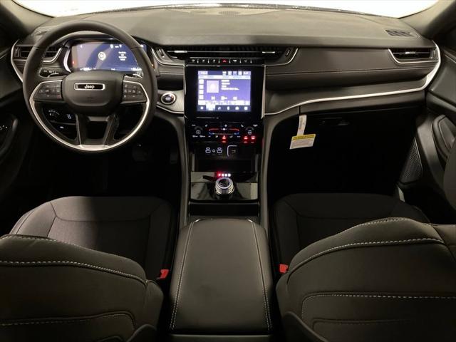 2026 Jeep Grand Cherokee GRAND CHEROKEE LAREDO X 4X4