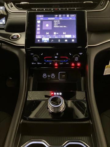 2026 Jeep Grand Cherokee GRAND CHEROKEE LAREDO X 4X4