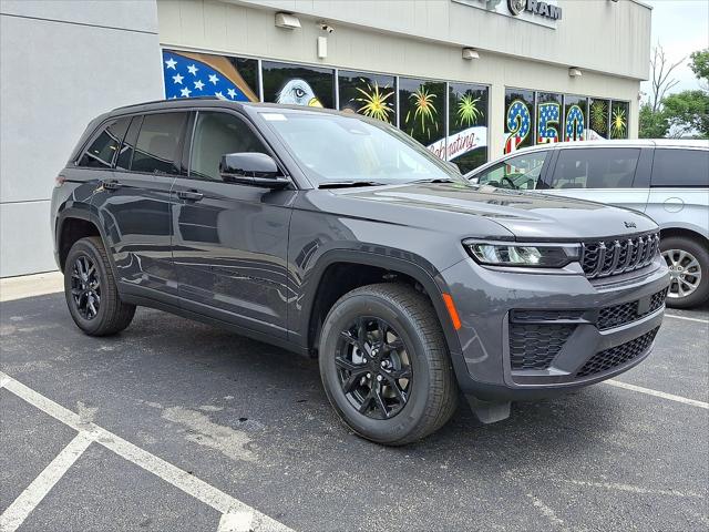 2026 Jeep Grand Cherokee GRAND CHEROKEE LAREDO ALTITUDE 4X4