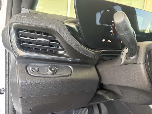 2025 Buick NV Preferred FWD