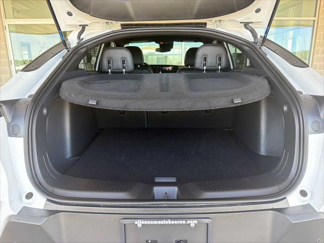 2025 Buick NV Preferred FWD