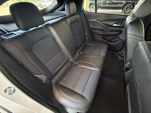 2025 Buick NV Preferred FWD