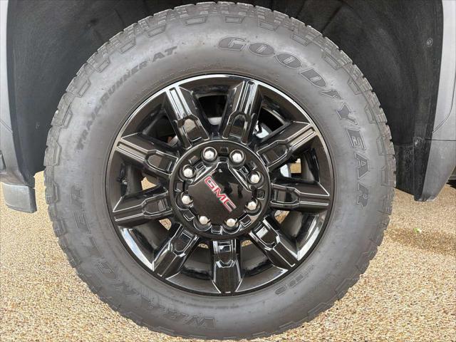 2026 GMC Sierra 2500HD Crew Cab, Standard Bed, AT4, 4WD