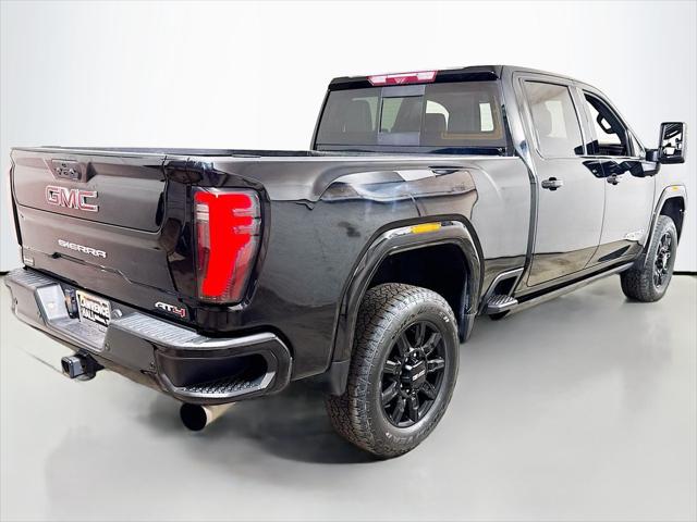 2024 GMC Sierra 2500HD 4WD Crew Cab Standard Bed AT4