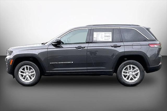 New 2026 Baltic Gray Metallic Clear-Coat Exterior Paint Jeep Laredo image 5