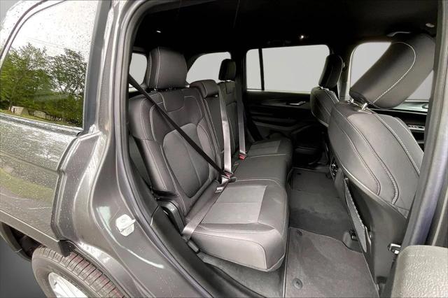 New 2026 Baltic Gray Metallic Clear-Coat Exterior Paint Jeep Laredo image 17