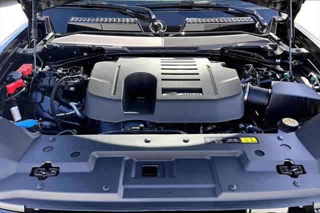2026 Land Rover Defender P400 X-Dynamic SE