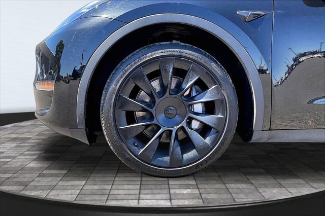 2022 Tesla Model Y Long Range Dual Motor All-Wheel Drive