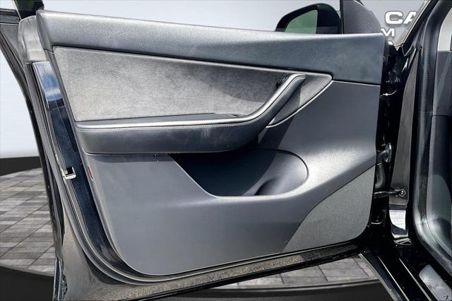 2022 Tesla Model Y Long Range Dual Motor All-Wheel Drive