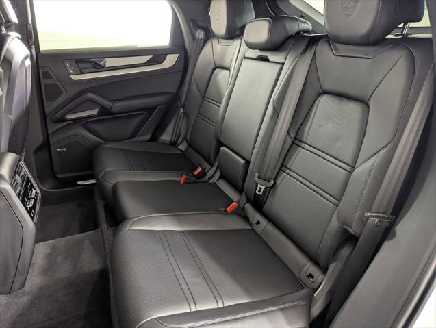 2025 Porsche Cayenne Unknown