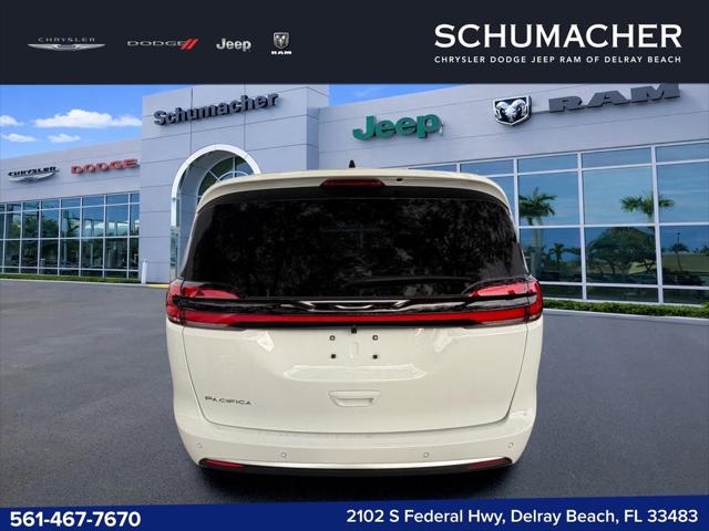 2027 Chrysler Pacifica Select