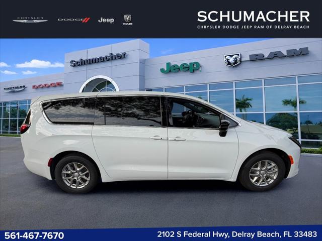 2027 Chrysler Pacifica Select