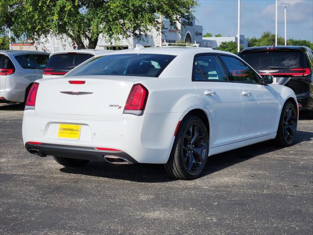 2023 Chrysler 300 300S