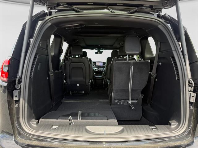 2027 Chrysler Pacifica Limited