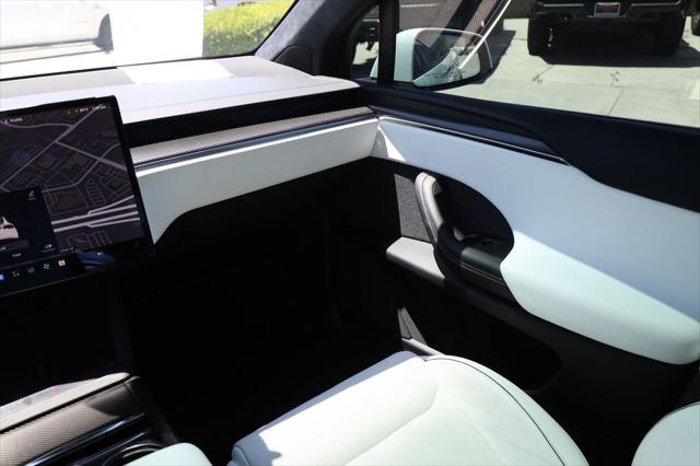 2022 Tesla Model X Plaid Tri Motor All-Wheel Drive