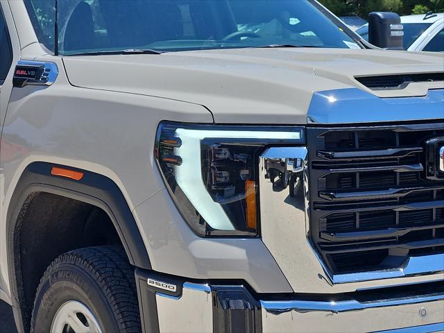 2026 GMC Sierra 2500HD Crew Cab, Standard Bed, Pro, 4WD