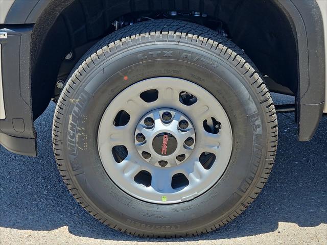 2026 GMC Sierra 2500HD Crew Cab, Standard Bed, Pro, 4WD
