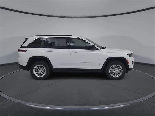 2026 Jeep Grand Cherokee GRAND CHEROKEE LAREDO X 4X4